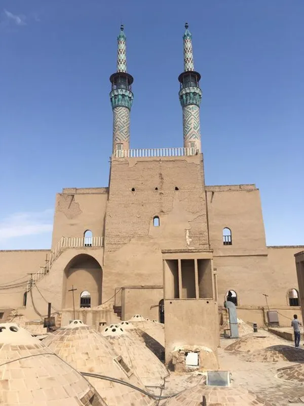  نما و فضای پشتی امیرچخماق  