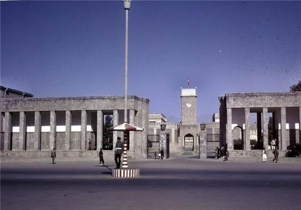 کاخ شاه که اکنون ارگ ریاست جمهوری است