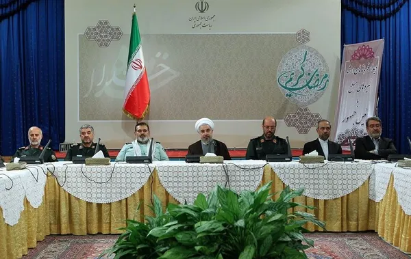 حجت&zwnj;الاسلام والمسلمین دکتر حسن روحانی عصر سه&zwnj;شنبه همزمان با هفدهم ماه مبارک رمضان با فرماندهان و مقامات ارشد نیروهای مسلح دیدار کرد./President O.W
