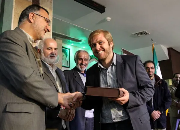 مراسم تقدیر از فعالان سیاسی و رسانه ای در مبارزه با مفاسد اقتصادی، صبح سه&zwnj;شنبه در فرهنگسرای اندیشه برگزار شد. /MNA

