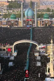 قاب ماندگار از مردم عزادار در مسجد جمکران