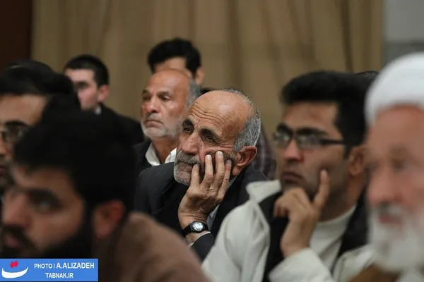 حضور دکتر محسن رضایی در مسجد جامع کاشمر(مصلای نماز جمعه شهر) و ایراد سخنرانی  و استقبال گرم مردم