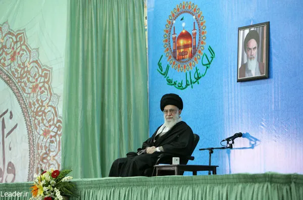 ديدار معلمان و اساتيد دانشگاه‌هاي خراسان شمالي با رهبر انقلاب

20/07/91