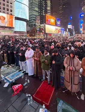 نماز جماعت شب‌سوم ماه مبارک رمضان در نیویورک