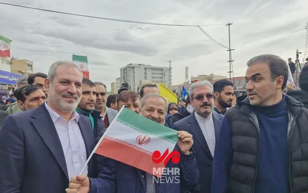 حضور علیرضا کاظمی وزیر آموزش و پرورش در راهپیمایی ۲۲ بهمن