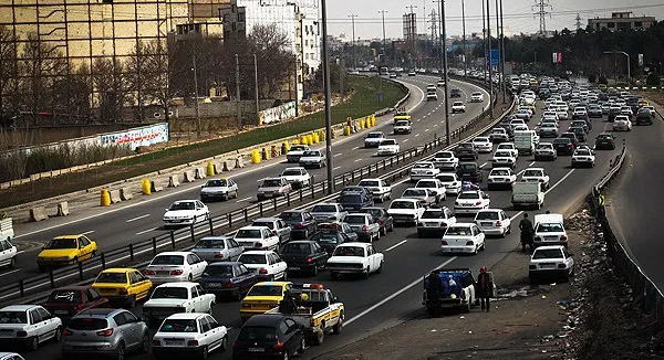 بازگشت مسافران نوروزی و وضعیت ترافیک جاده&zwnj;های محور کرج و اصفهان به تهران/FARS