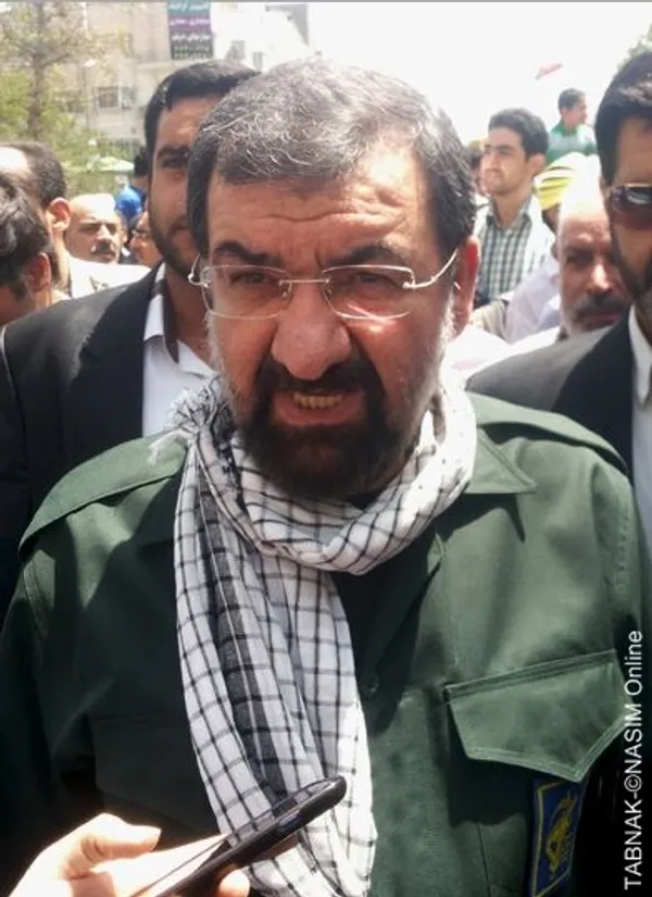 حضور (محسن رضایی) فرمانده سابق سپاه و دبیر مجمع تشخیص مصلحت نظام در لباس نظامی پس از سالها