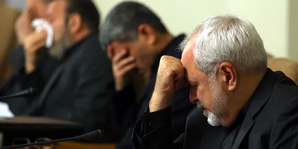 جواد ظریف در حاشیه عزاداری حسینی در جلسه هیات دولت./IRNA
