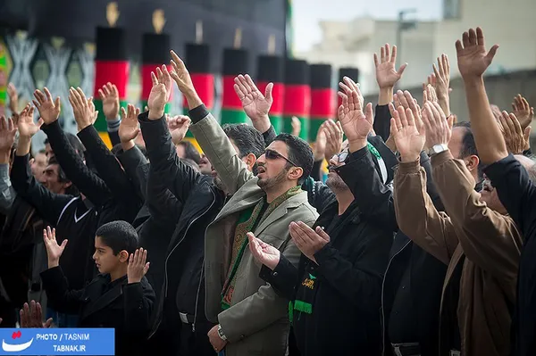 عزاداری تاسوعای حسینی در میدان امام حسین(ع) 