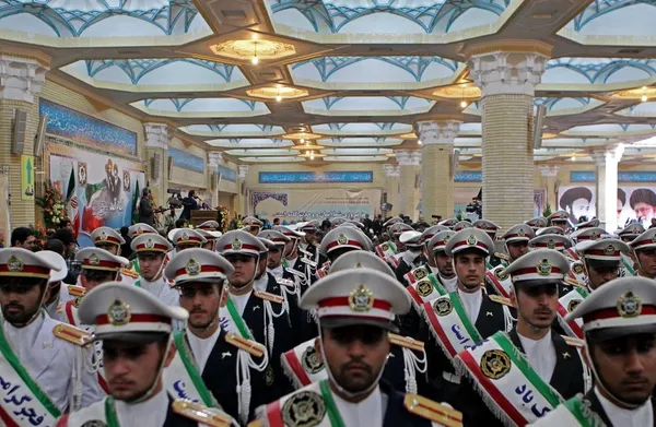 مراسم بزرگداشت روز ۱۲ بهمن و جشن&zwnj;های ویژه سی و ششمین سالگرد پیروزی انقلاب اسلامی از صبح یکشنبه همزمان با سراسر کشور در مرقد مطهر بنیانگذار جمهوری اسلامی ایران آغاز شد./IRNA
