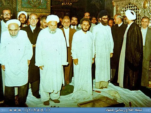 از راست:آیت الله واعظ طبسی، مقام معظم رهبری، شهید هاشمی نژاد و مرحوم میرزا جوادآقای تهرانی