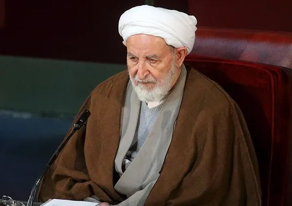 صبح سه شنبه در هفدهمین اجلاسیه مجلس خبرگان (دوره چهارم)، با اکثریت آرا، آیت&zwnj;الله محمد یزدی رئیس مجلس خبرگان رهبری شد. آیت&zwnj;الله یزدی رئیس جامعه مدرسین حوزه علمیه قم و نائب رئیس پیشین مجلس خبرگان رهبری است.
