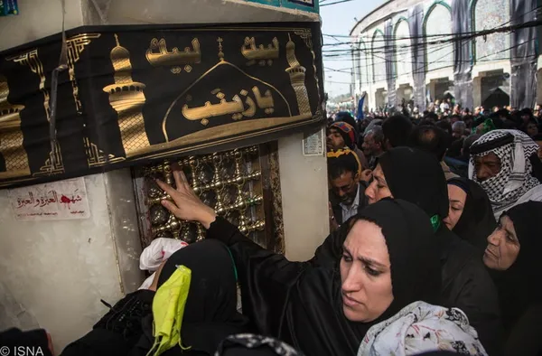 عزاداران حسینی در جوار حرم سالار شهیدان
