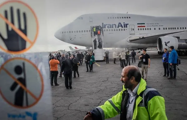 بیش از ۹۰ نفر از گردشگران خارجی از آمریکا، آلمان، اسپانیا، فرانسه، ایتالیا، لوکزامبورگ و بلژیک با هواپیمای بوئینگ ۷۴۷ ایران ایر برفراز اطراف تهران به مدت یک ساعت پرواز و از مناظر زیبای حاشیه پایتخت دیدن کردند./IRNA
