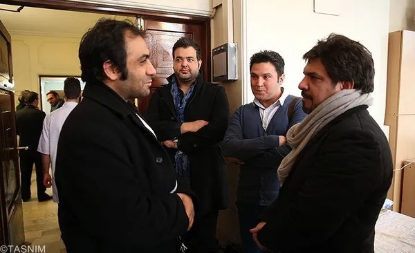 بابک معافی سعید عرب و سعید شهروز خواننده&zwnj;گان موسیقی پاپ در آسایشگاه جانبازان