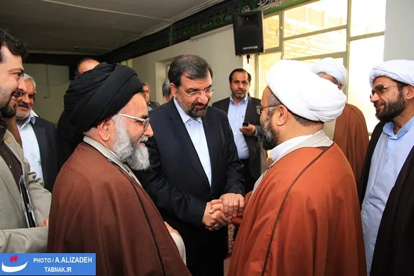 دکتر محسن رضایی در بدو ورود به کاشمر با حجت&zwnj;السلام یعقوبی امام جمعه کاشمر و سایر روحانیون این شهر دیدار کرد.