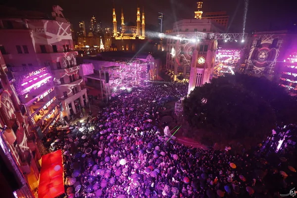 جشن سال نو - زیر بارش باران در بیروت- لبنان