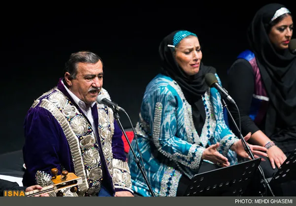 اجرای دولتمند خلف به همراه گروه موسیقی آوای مهربانی