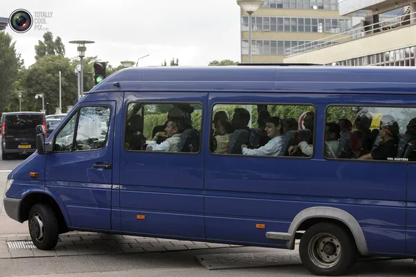 لاهه، هلند: کارشناسان بررسی تسلیحات شیمیایی 
STRINGER/REUTERS
