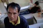 آبو، یک معتاد به تریاک است که مدتی است در یک بیمارستان مراحل ترک را پشت سر می گذارد. تلاش های نیروهای سازمان ملل علاوه بر مبارزه با کاشت خشخاش به مسائل آموزشی در خصوص ترک اعتیاد به تریاک هم در میانمار در حال اجراست.
Reuters/Damir Sagolj
