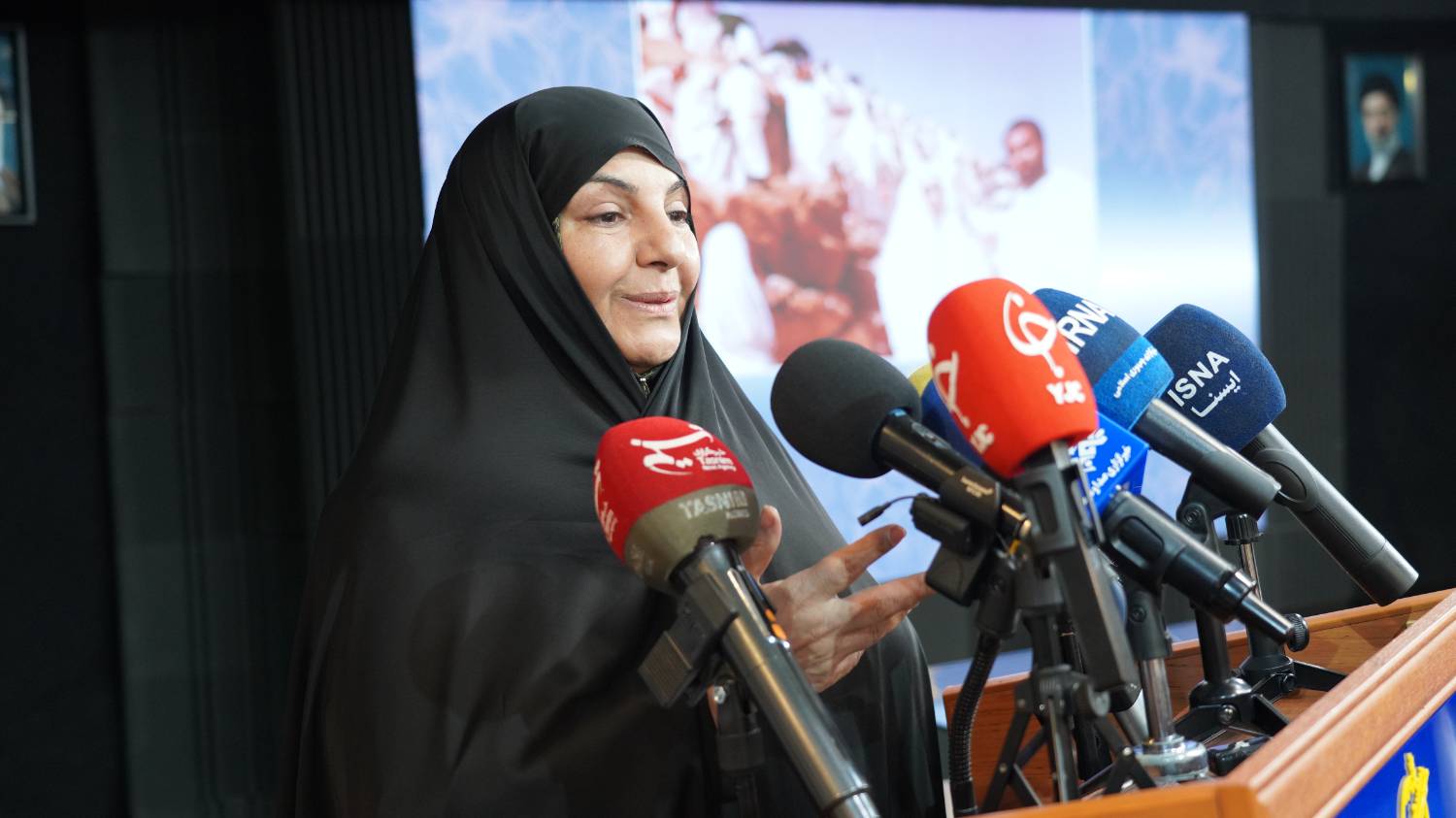 رونمایی کتاب «سخت ولی شیرین»؛ روایت زنی که جنگ را از ۱۵سالگی زندگی کرد