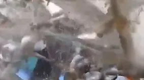 لحظه ریزش مرگبار سقف معبد روی سر مردم