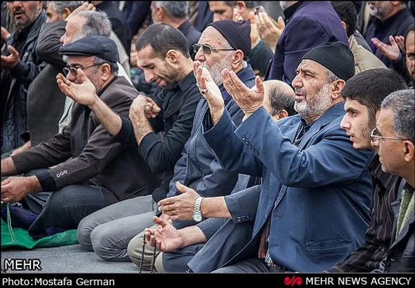 اقامه نماز ظهر عاشورا در ساری