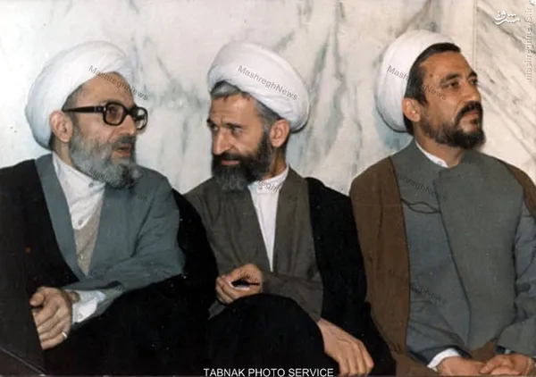 آیت الله موحدی کرمانی در کنار شهید آیت الله شاه آبادی و آیت الله مهدوی کنی