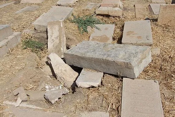 سنگ گورهایی که درحال از بین رفتن هستند.
