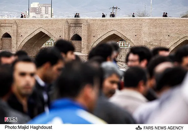 بازارچه دستفروش&zwnj;های گجیل تبریز، آجی کورپوسی (&zwnj;پل) یکی از راه&zwnj;های ورود به بازارچه گجیل