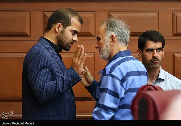از جمله نکات جالب توجه در جلسه اول دادگاه محاکمه نجفی، گفت و گوی وی با برادر مقتول بود که شایعاتی به دنبال داشت. مسعود افرازه یکی از وکلای اولیای دم در توضیح این گفت و گو میان نجفی و استاد گفت: آنچه فیمابین این دو نفر در جلسه دادگاه گذشت، این بود که مسعود استاد از محمدعلی نجفی پرسیده بود چرا خواهرم را کشتی و به قتل رساندی و چه دلیلی برای این موضوع داشتی؟ تنها این گفت&zwnj;وگو بین این دو نفر در دادگاه ردوبدل شد.