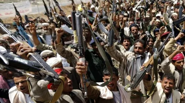حوثی&zwnj;های یمن با آتش بس در صنعا موافقت کرده&zwnj;اند. در همین زمینه برخی منابع امنیتی به پایگاه خبری روزنامه عدن الغد گفتند: حوثی&zwnj;ها با آتش بس در صنعا، پایتخت یمن و اطراف آن بعد از سه روز درگیری خونبار در شمال غرب صنعا و دروازه جنوبی شهر، موافقت کرده&zwnj;اند. درگیری&zwnj;های بیست و چهار ساعت گذشته در یمن بین نیروهای رژیم حاکم و انقلابیون که به تصرف برخی پایگاه&zwnj;های نظامی این کشور به دست معترضان حوثی انصار الله منجر شد، بیش از ۱۲۰ کشته بر جای گذاشت./Press TV -IRNA