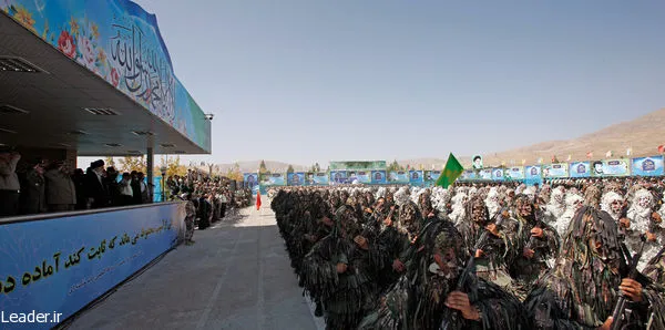 مراسم صبحگاه مشترک يگانهاي نظامي، انتظامي و بسيج استان خراسان شمالي در حضور رهبر انقلاب

21/07/91