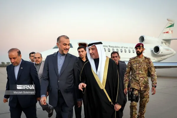 استقبال وزیر خارجه کویت از وزیر خارجه کشورمان