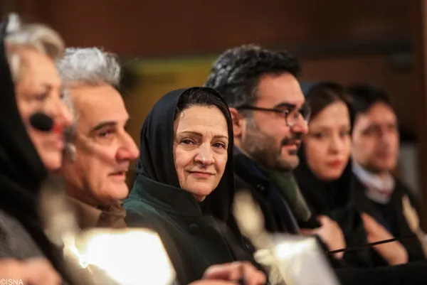 گلاب آدینه