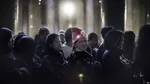 صدها تن از سراسر دنیا در روز کریسمس خود را به فلسطین می رسانند تا جشن زاد روز عیسی مسیح  را در شهر تاریخی بیت لحم برگزار کنند. مانند این مسیحیان فیلیپینی که مسافت طولانی را تا فلسطین طی کرده اند.