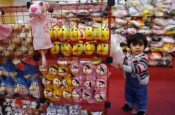 نمایشگاه بازی و اسباب&zwnj;بازی صبح روز دوشنبه در سالن حجاب کانون پرورش فکری کودکان و نوجوانان افتتاح شد./FNA
