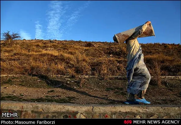 خانه تکانی سنتی قدیمی است که ایرانیان با این کار به استقبال عید نورز می روند. یکشنبه ۱۳-۱۲-۹۱