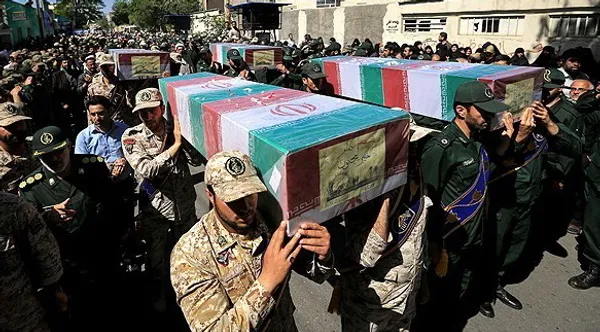 مراسم تشییع پیکر دو شهید گمنام هشت سال دفاع مقدس صبح روز شنبه با حضور گسترده مردم قزوین برگزار شد/FARS
