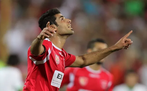 تیم پرسپولیس تهران جمعه شب با غلبه بر ذوب آهن اصفهان، به نخستین پیروزی خود در چهاردهمین دوره لیگ برتر فوتبال باشگاه های ایران دست یافت./IRNA
