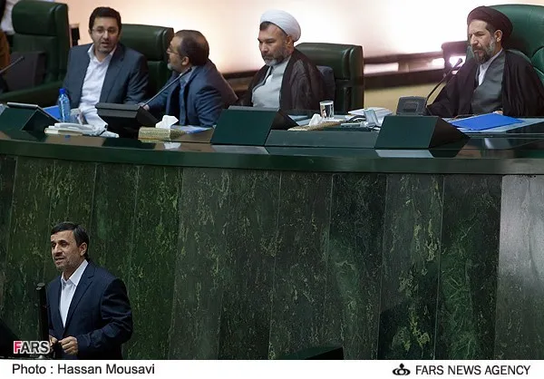 در روزی که لاریجانی در مجلس حضور نداشت احمدی نژاد برای معرفی محمد حسن نامی به عنوان وزیر ارتباطات راهی مجلس شد. وزیری که موفق شد از مجلس رای اعتماد بگیرد و دوران کوتاه وزارت خود را آغاز کند. سه شنبه ۸ اسفند ۱۳۹۱