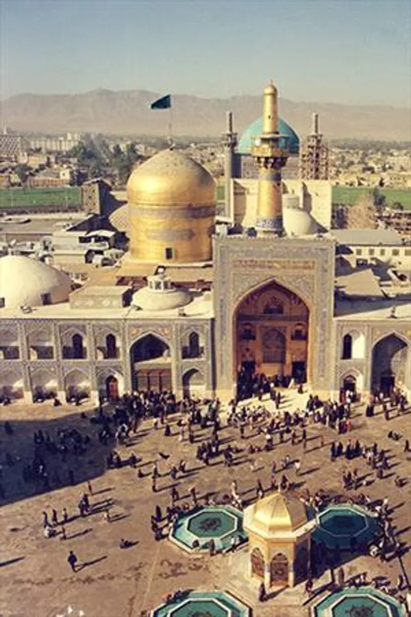 ايوان شمالي صحن انقلاب اسلامي سال 1354