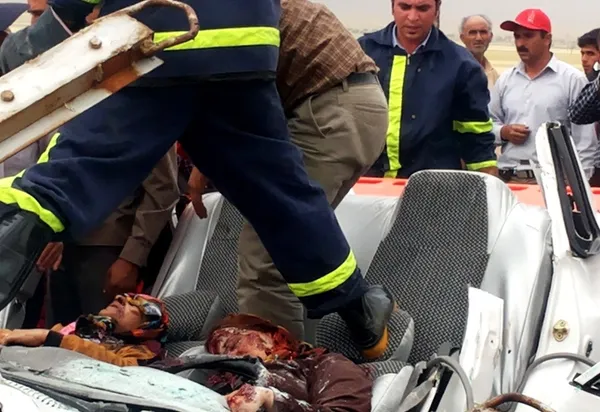 سقوط تابلوی حاشیه جاده مشهد ـ بجنورد در محدوده شهرستان فاروج منجر به مرگ یک راننده عبوری و مجروح شدن یک تن دیگر شد. /IRNA

