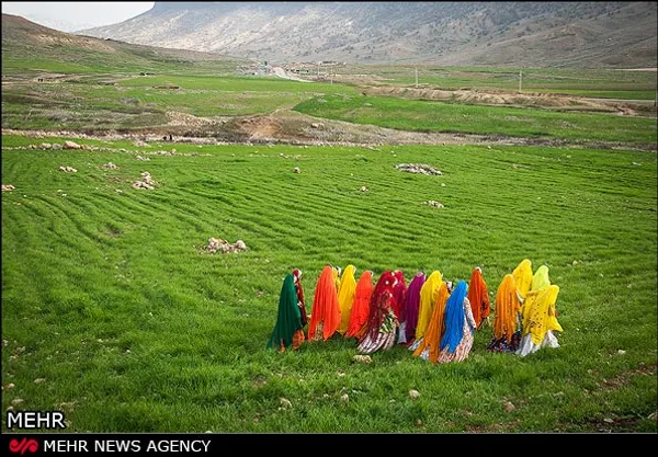 تصاویر زیبایی از یک روستای محروم در خوزستان هفته گذشته روی خروجی وب سایت های خبری قرار گرفت. روستای محروم اندیکا که ساکنانش از مشکلات بهداشتی ، راه و آموزش رنج می برند. شنبه ۱۲-۱۲-۹۱