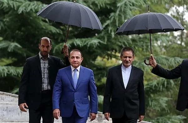 بارش باران در مراسم استقبال رسمی از هویک آبراهامیان نخست وزیر ارمنستان در تهران/FNA