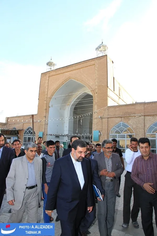 محوطه مسجد جامع خلیل آباد
