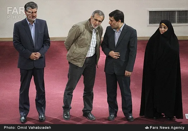 رحمت&zwnj;الله حافظی، مسعود پزشکیان و عبدالرضا عزیزی در مراسم اهدای جایزه ملی بقراط