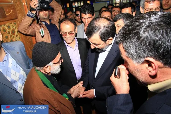 حضور دکتر محسن رضایی در مرقد سیدجلال&zwnj;الدین اشرف در شهرستان آستانه اشرفیه و دیدار صمیمی با مردم