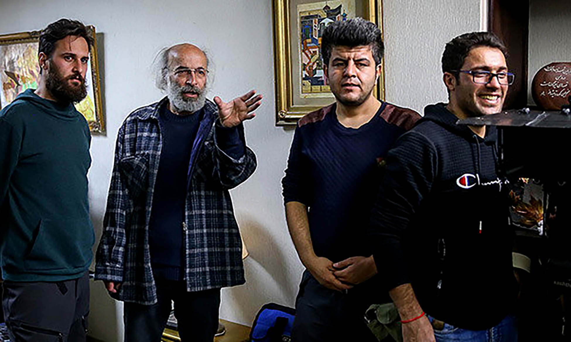 بچه‌ها این گربهه ایران ماست، مانع این گربهه صداوسیماست!