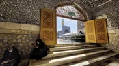 یه ایران و یه سلطان و بنازم حرم شاه خراسانو